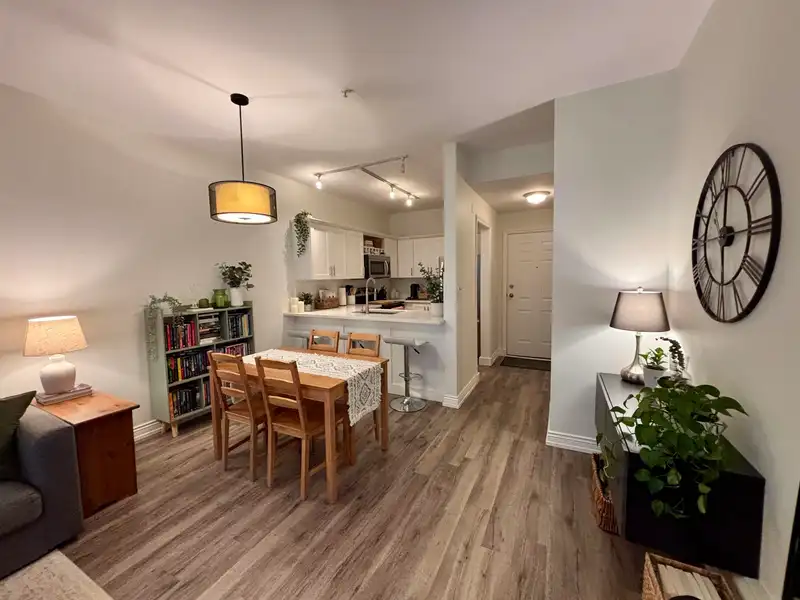 204 8142 120A STREET - photo 2 of 11