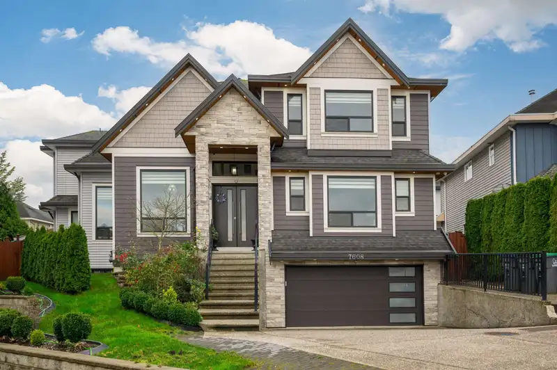 7608 144A STREET - photo 2 of 39