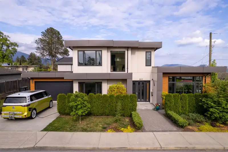 900 HENDRY AVENUE - photo 1 of 38