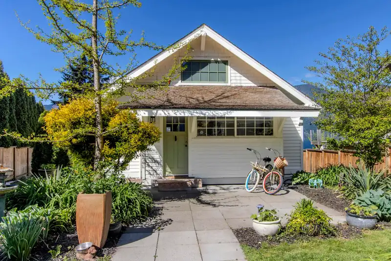 615 SHAUGHNESSY PLACE - photo 2 of 39