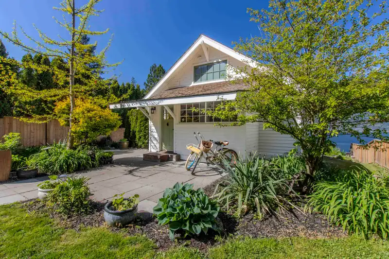 615 SHAUGHNESSY PLACE - photo 3 of 39