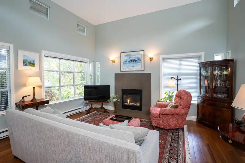 402 3788 W 8TH AVENUE - photo 4 of 16
