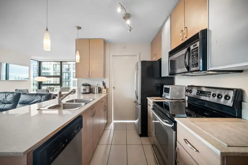 3104 928 HOMER STREET - photo 4 of 24