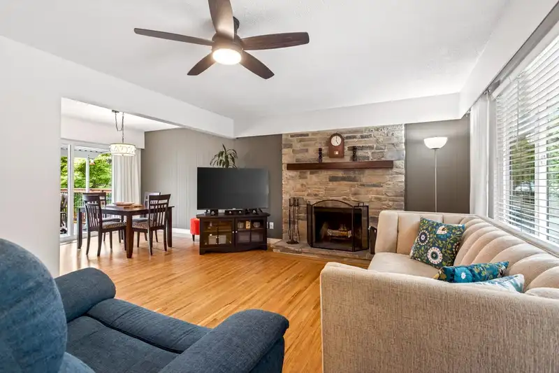 5240 SPROTT STREET - photo 4 of 40