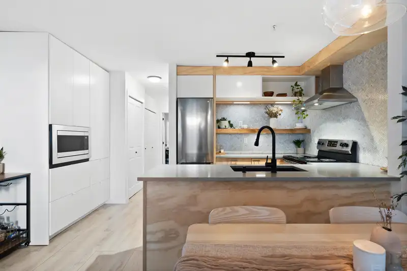 63 6588 SOUTHOAKS CRESCENT - photo 4 of 40