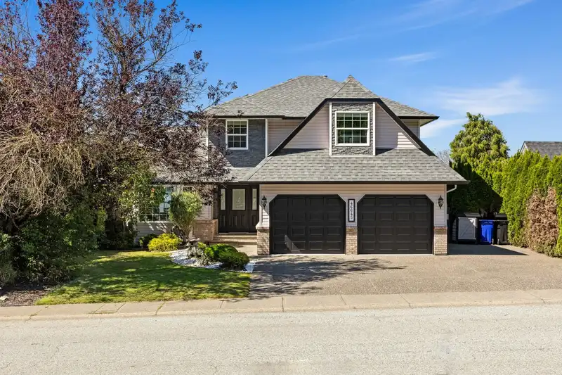 46645 SYLVAN DRIVE - photo 2 of 36