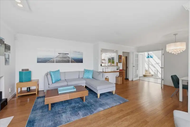 1523 MARINER WALK - photo 4 of 33