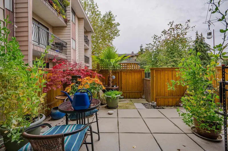 114 1442 BLACKWOOD STREET - photo 1 of 23