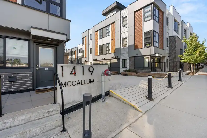 16 1419 MCCALLUM ROAD - photo 1 of 22