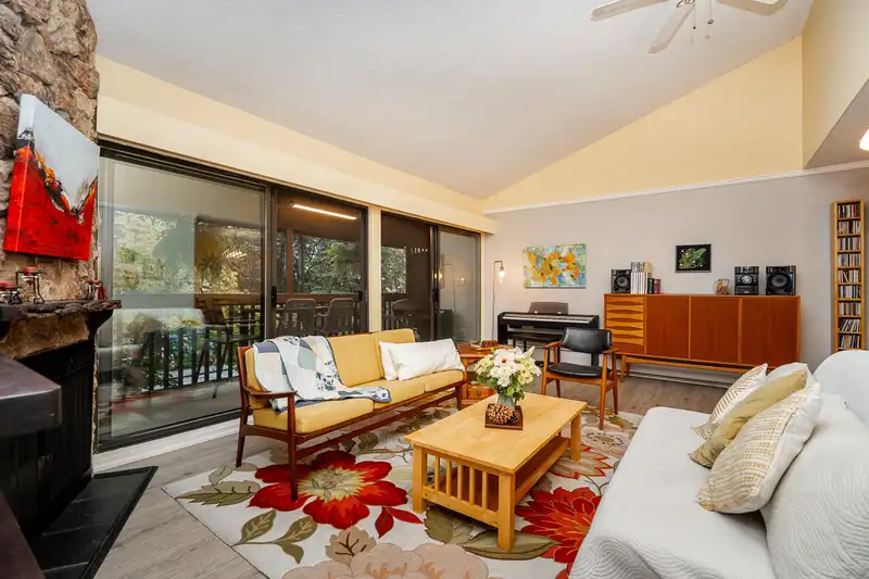 305 720 EIGHTH AVENUE - photo 1 of 40