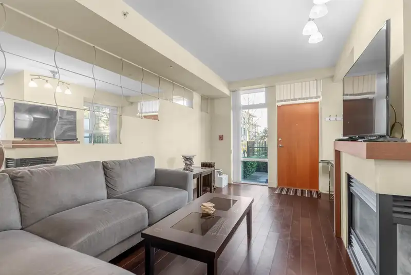 112 5958 IONA DRIVE - photo 3 of 39