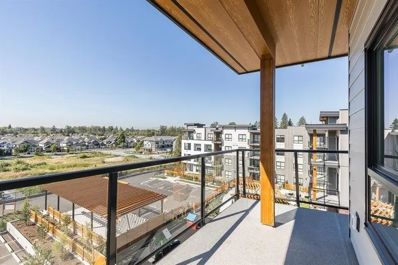 404 20286 72B AVENUE - photo 1 of 25