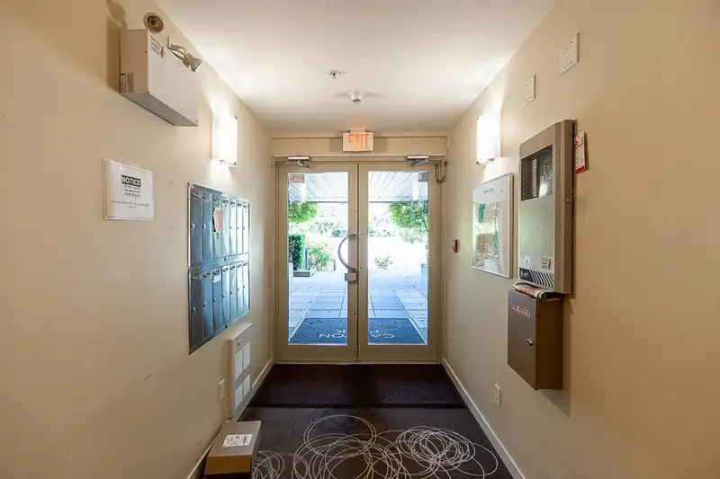 206 2832 CAPILANO ROAD - photo 4 of 37