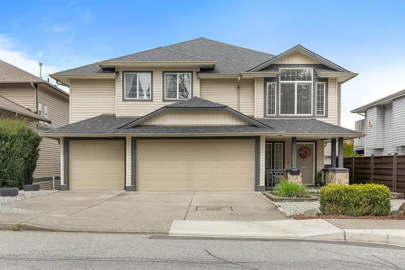 22023 124 AVENUE - photo 1 of 40