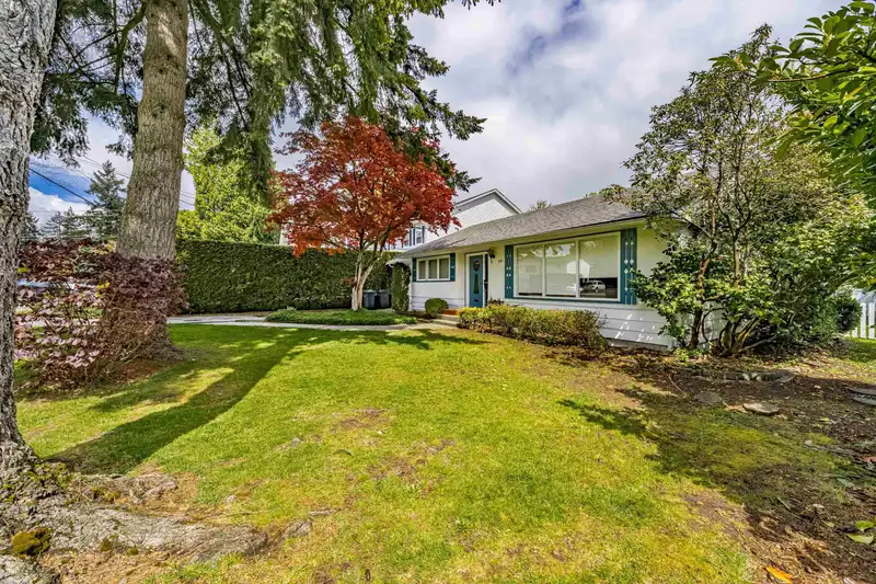 821 PORTER STREET - photo 4 of 32