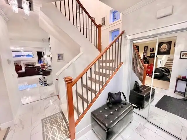 6825 190TH STREET - photo 4 of 37