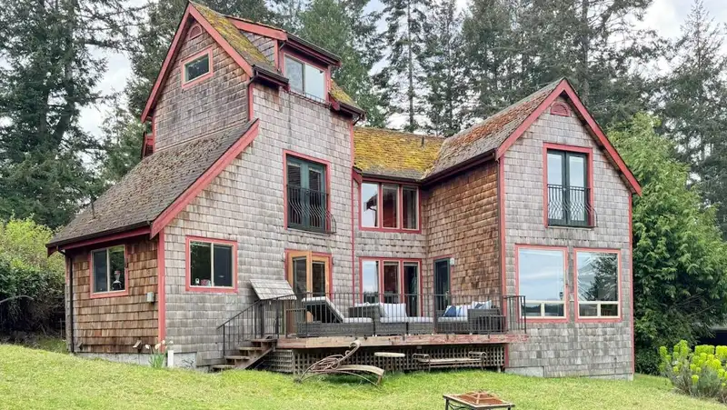 234 MARINERS WAY - photo 1 of 40