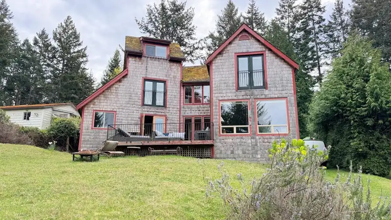 234 MARINERS WAY - photo 2 of 40