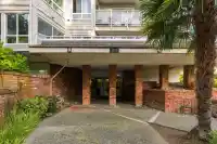 102 1322 MARTIN STREET - thumbnail 3