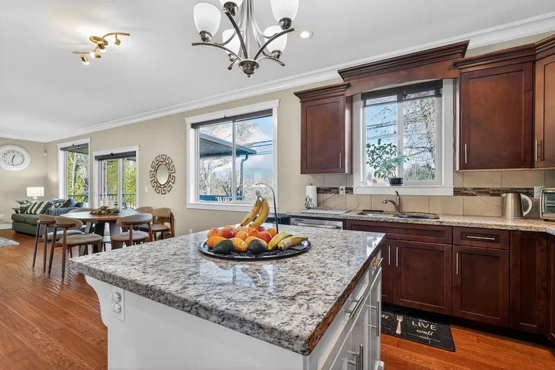 23015 OLUND CRESCENT - photo 3 of 25