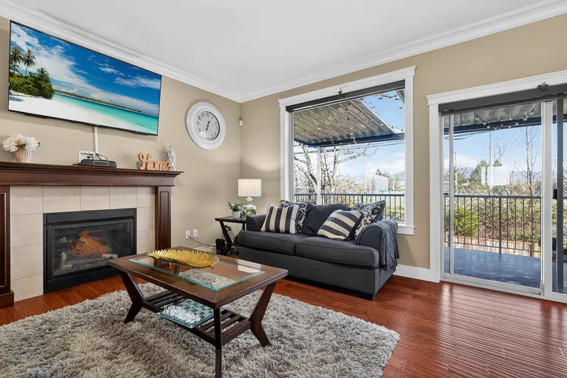 23015 OLUND CRESCENT - photo 4 of 25