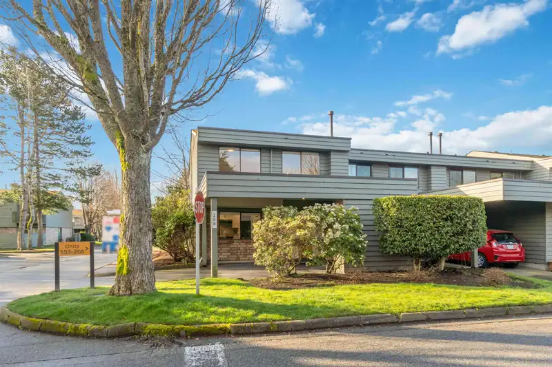 188 3031 WILLIAMS ROAD - photo 2 of 38