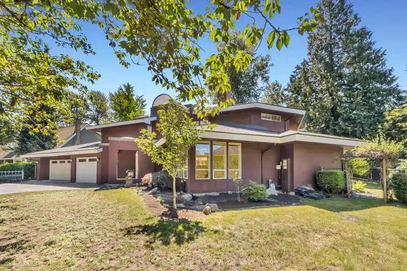 12936 21B AVENUE - photo 3 of 40