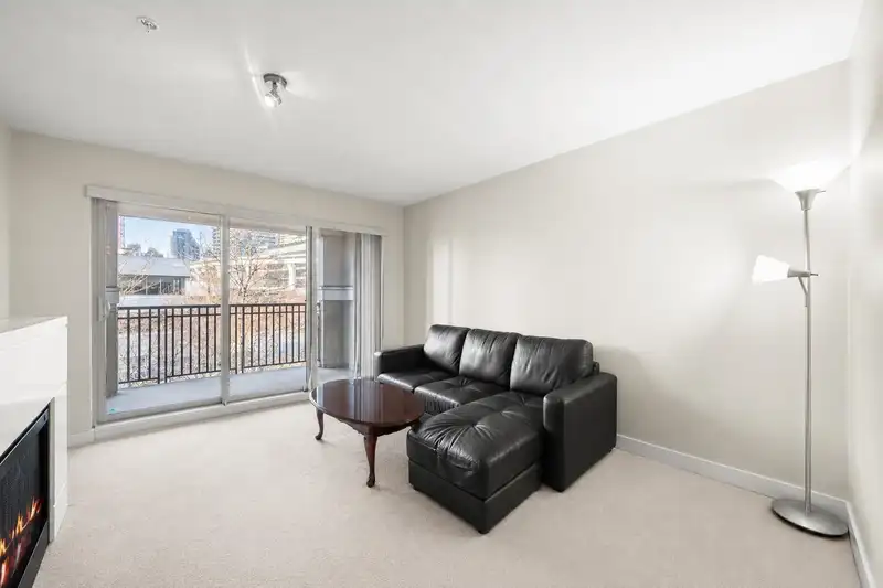 322 2088 BETA AVENUE - photo 3 of 12