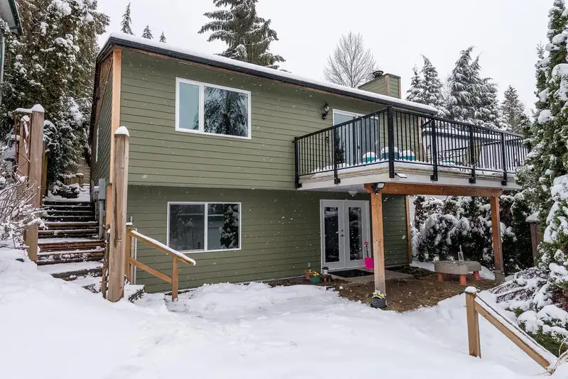 743 APPLEYARD COURT - photo 2 of 34