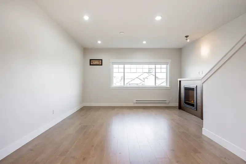 6 30748 CARDINAL AVENUE - photo 4 of 29