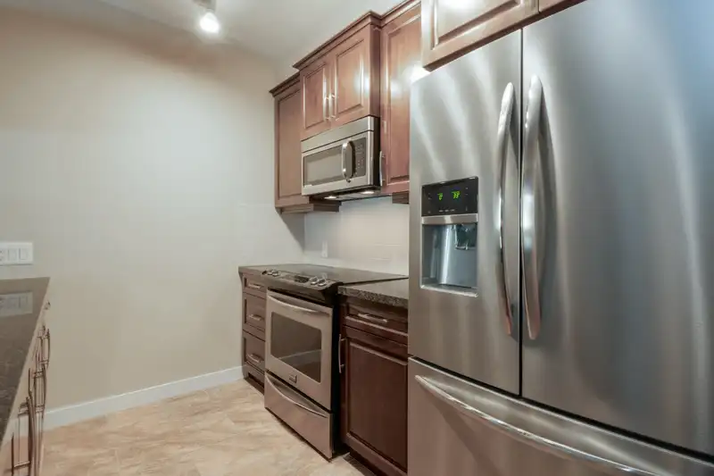 316 11887 BURNETT STREET - photo 3 of 28