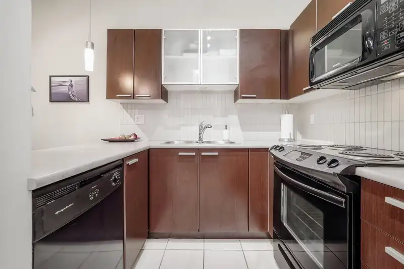 411 10499 UNIVERSITY DRIVE - photo 1 of 25