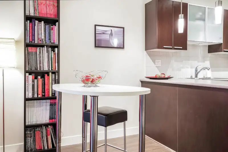 411 10499 UNIVERSITY DRIVE - photo 3 of 25