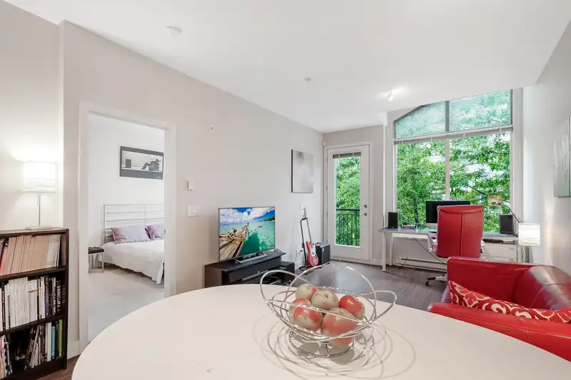 411 10499 UNIVERSITY DRIVE - photo 4 of 25