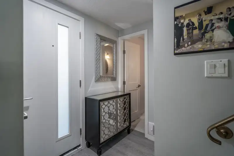 101 1363 CLYDE AVENUE - photo 4 of 27