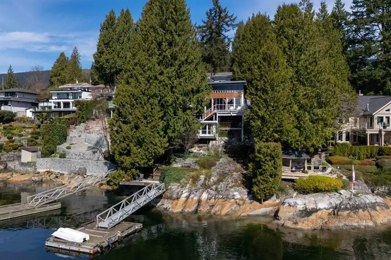 4515 STONEHAVEN AVENUE - photo 1 of 40