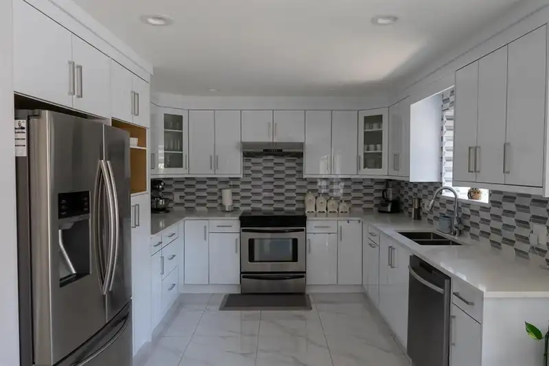 6340 125A STREET - photo 3 of 15