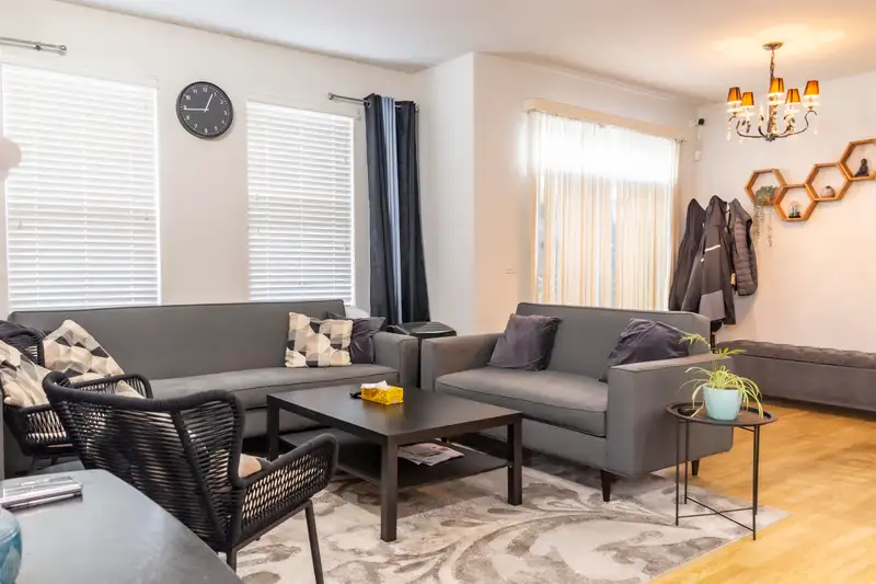 3 18055 70 AVENUE - photo 3 of 17