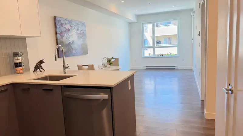 204 13777 75A AVENUE - photo 3 of 24