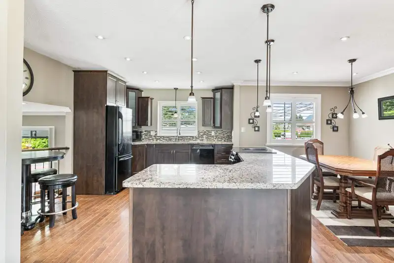 20307 TELEP AVENUE - photo 4 of 40