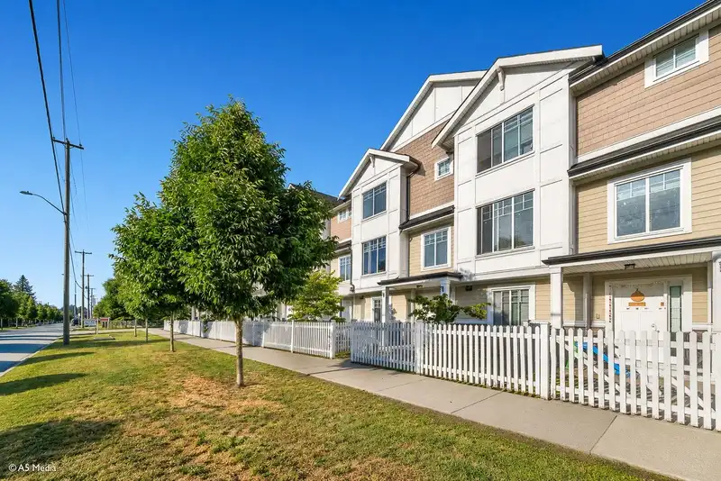 6 7056 192 STREET - photo 3 of 14