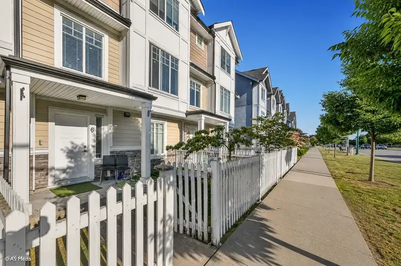 6 7056 192 STREET - photo 4 of 14