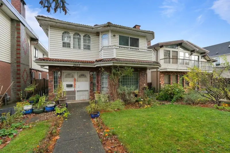 2663 E 41ST AVENUE - photo 1 of 18