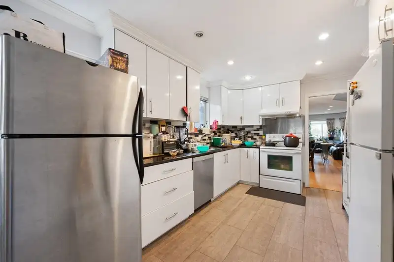 2663 E 41ST AVENUE - photo 4 of 18
