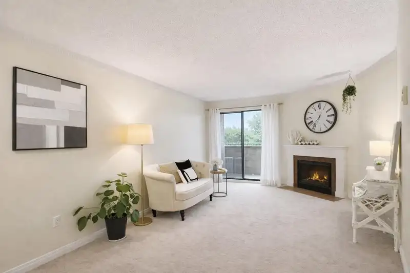 312 615 NORTH ROAD - photo 4 of 17