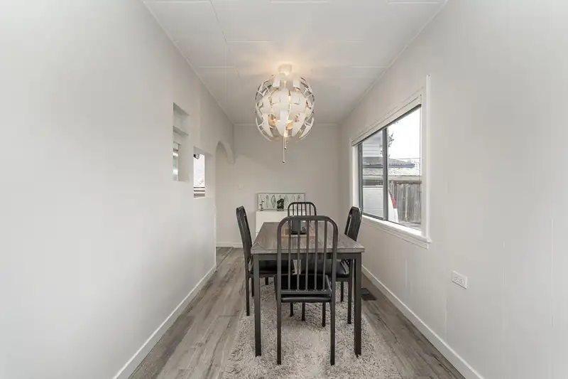 20333 WANSTEAD STREET - photo 3 of 29