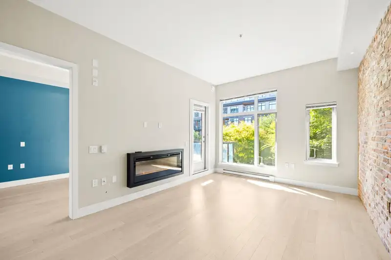 211 260 SALTER STREET - photo 4 of 33