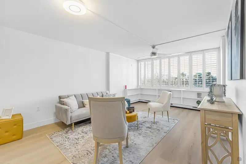 505 6651 MINORU BOULEVARD - photo 4 of 16