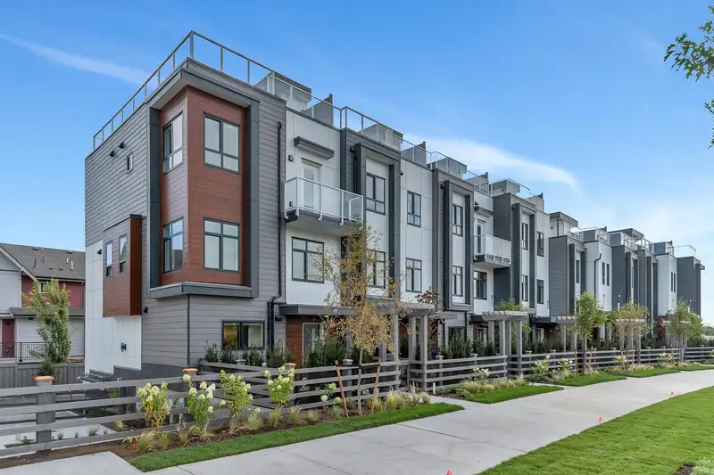 18 6983 204 STREET - photo 1 of 1