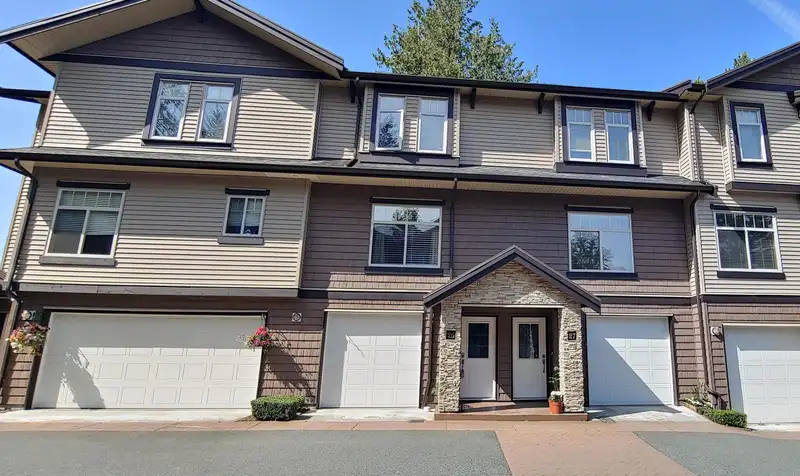 26 2950 LEFEUVRE ROAD - photo 1 of 25